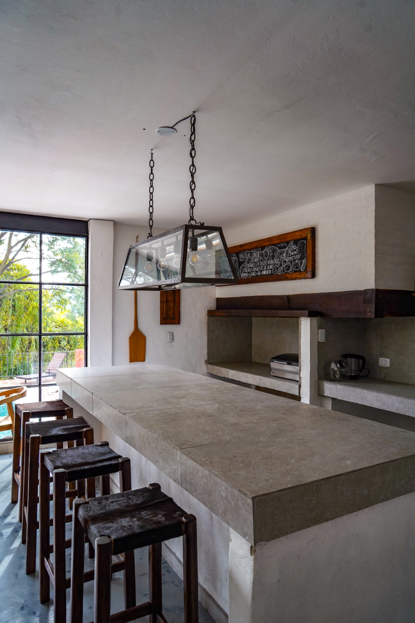 Barra y asador interior